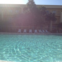 Foto diambil di La Quinta Inn &amp;amp; Suites Ft. Myers - Sanibel Gateway oleh Christian G. pada 12/31/2012