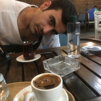 Foto scattata a Avlu  Cafe &amp;amp; Bistro da Menekşe E. il 8/25/2021