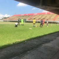 Photo taken at Estádio Giulite Coutinho (Édson Passos) by Darlann L. on 3/27/2018