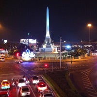 Photo taken at Victory Monument by Fearn P. on 10/24/2015