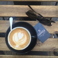 Photo taken at Fábrica Coffee Roasters by Santo D. on 9/25/2015