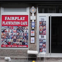 Снимок сделан в Fairplay Playstation-Guitar Hero Cafe Bakırköy пользователем Fairplay Playstation-Guitar Hero Cafe Bakırköy 8/17/2014