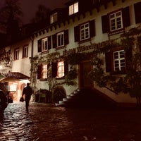 12/4/2018 tarihinde Lauren G.ziyaretçi tarafından Hotel Die Hirschgasse'de çekilen fotoğraf