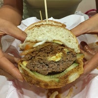 Foto tirada no(a) Burger Junkyard por Rebecca S. em 12/27/2014