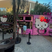 Hello Kitty Cafe Las Vegas - What a delightful photo from the