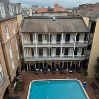 Foto diambil di Chateau LeMoyne - French Quarter, A Holiday Inn Hotel oleh Joby M. pada 11/10/2023