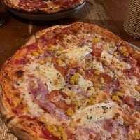 Photo taken at Baretta Pizza&amp;amp;Pasta by Adam H. on 2/15/2022