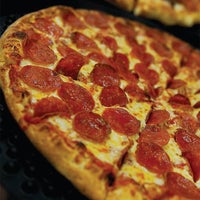 รูปภาพถ่ายที่ Jersey&amp;#39;s Pizza โดย Jersey&amp;#39;s Pizza เมื่อ 6/2/2015