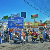 Das Foto wurde bei The Motorcycle Shop von The Motorcycle Shop am 8/19/2014 aufgenommen