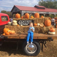 Photo taken at Gentry&amp;#39;s Farm by Frank M. on 10/15/2016