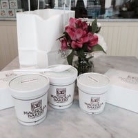 Photo taken at Magnolia Bakery by Anne E. on 5/3/2015