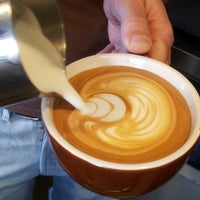 Foto diambil di Elabrew Coffee oleh Elabrew Coffee pada 9/26/2014