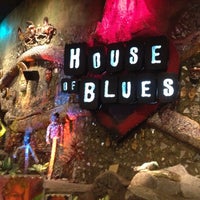 รูปภาพถ่ายที่ House of Blues โดย Jerry F. เมื่อ 10/10/2012