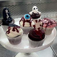 Photo taken at Haute Cupcakes by K H A L I D on 10/29/2021
