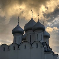 Foto diambil di Кремлевская площадь oleh Alexander S. pada 8/15/2020