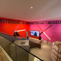Foto diambil di Hermitage Amsterdam oleh Wendy P. pada 9/22/2022