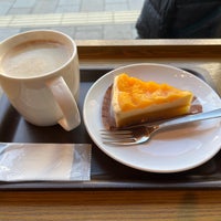 Photo taken at Starbucks by Yu on 2/4/2023