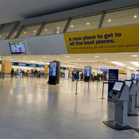 Photo taken at Terminal 7 by trt on 10/12/2023