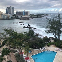 Das Foto wurde bei The Condado Plaza Hilton von Kara S. am 12/2/2018 aufgenommen