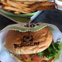 Foto scattata a BurgerFi da Kara S. il 10/3/2020