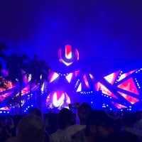 รูปภาพถ่ายที่ Ultra Music Festival โดย Kara S. เมื่อ 3/23/2024