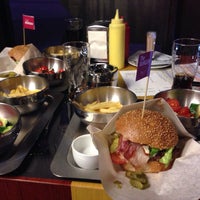 10/3/2014にLera S.がThe Burgerで撮った写真