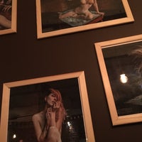 Foto tomada en 2,5 men bar  por Анна С. el 6/23/2016