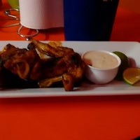 Photo taken at Fifty Grilled - Wings Gourmet by Lupita M. on 8/29/2014