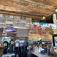 2/27/2020 tarihinde Karen C.ziyaretçi tarafından Ghost Town Coffee Roasters'de çekilen fotoğraf