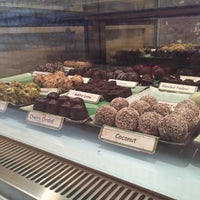 Foto scattata a Kee&amp;#39;s Chocolate da Lubna S. il 7/10/2016