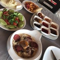 Foto tirada no(a) Şahin Tepesi Restaurant por Taner A. em 6/29/2017