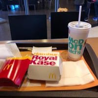 Photo taken at McDonald&amp;#39;s by Danilo R. on 11/18/2019
