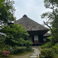 Photo taken at 臥龍山荘 by 161OH ヒ. on 6/5/2023