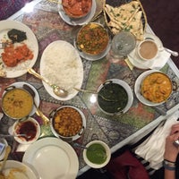 6/9/2015 tarihinde Cheryl N.ziyaretçi tarafından OM Fine Indian Cuisine'de çekilen fotoğraf