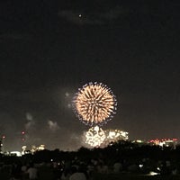 Photo taken at 多摩川ガス橋緑地野球場 by nao 7. on 8/15/2018