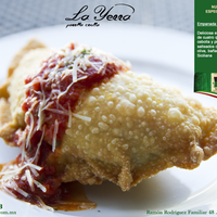 Foto diambil di La Yerra oleh Restaurante La Yerra pada 9/12/2014