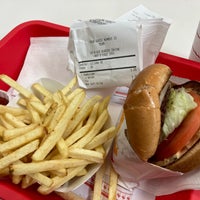 Photo taken at In-N-Out Burger by Theooooooo on 10/6/2023