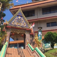 Photo taken at Wat Ananda Metyarama by Leslie C. on 8/6/2017