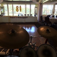 upland hills country club restaurant