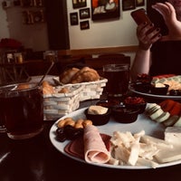 Photo taken at Pişi Breakfast &amp;amp; Burger by Tolga K. on 8/12/2019