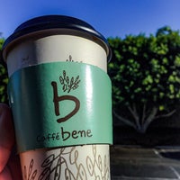 รูปภาพถ่ายที่ Caffé Bene โดย ΛBDULRΛHMΛN Λ. เมื่อ 11/17/2016