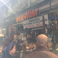 Foto diambil di Ecevitler Gıda Pazarı oleh Nuran Ö. pada 3/19/2018