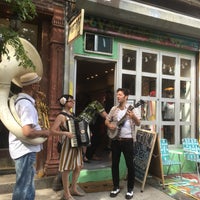 6/24/2017에 Damien C.님이 East Village Vintage Collective에서 찍은 사진