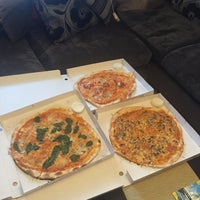 Foto scattata a Prégo Pizza da Burkie il 7/9/2016