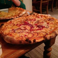 Das Foto wurde bei Prégo Pizza von Burkie am 2/17/2013 aufgenommen