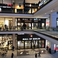 Photo taken at Mall of Berlin by KYT on 3/29/2018