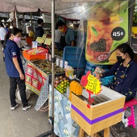 Photo taken at Muang Thai Phatra Market by KYT on 8/8/2022
