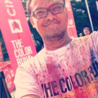 Photo taken at The Color Run by Khiko R. on 1/27/2014