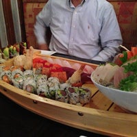 Das Foto wurde bei Tsuru Japanese Restaurant von Ashley am 7/20/2013 aufgenommen
