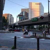 Photo taken at Tameike Intersection by のあママ*゜ on 8/11/2020